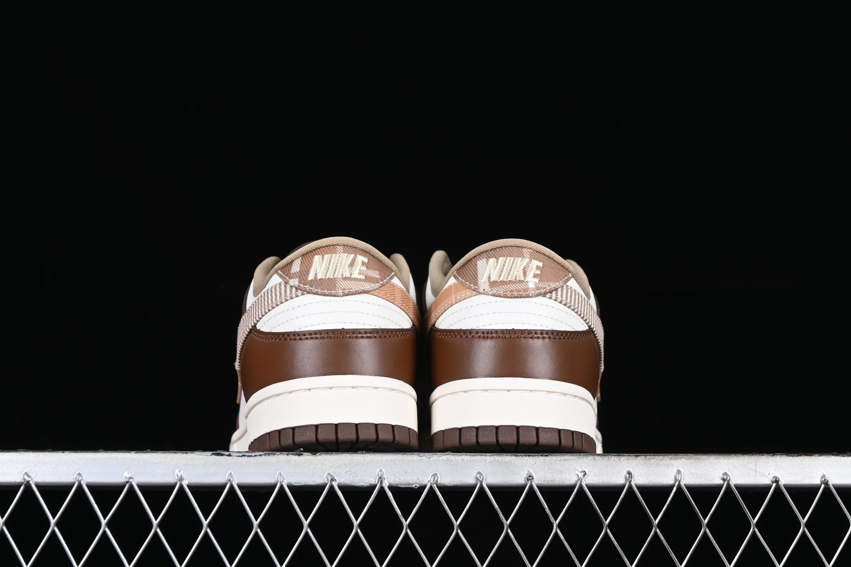 All categories Nk SB Dunk series Nk SB Dunk Low low-top sneakers F version Nk Dunk Low "Brown Plaid" white and brown stitching SB low-top casual sneakers FV3653-191